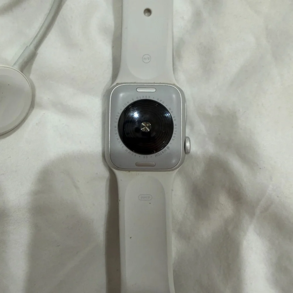 Apple Watch SE 2 Silver - Picture 2 of 5